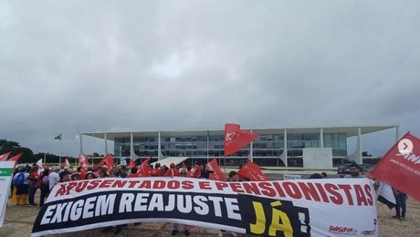 *#24Jan: Diretores do SINTSEP/MS participam do Ato em frente ao Palácio do Planalto que marca Dia do(a) Aposentado(a) e as negociações reabrem com o governo federal