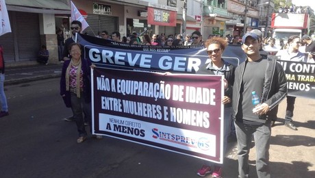 PARTICIPAÇÃO DA POPULAÇÃO  NA GREVE GERAL SUPEROU EXPECTATIVAS