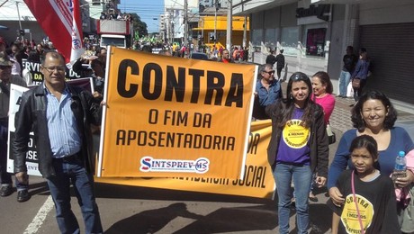 PARTICIPAÇÃO DA POPULAÇÃO  NA GREVE GERAL SUPEROU EXPECTATIVAS