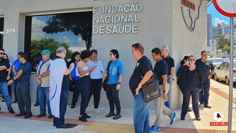Trabalhadores da Funasa protestam contra a extinção do órgão