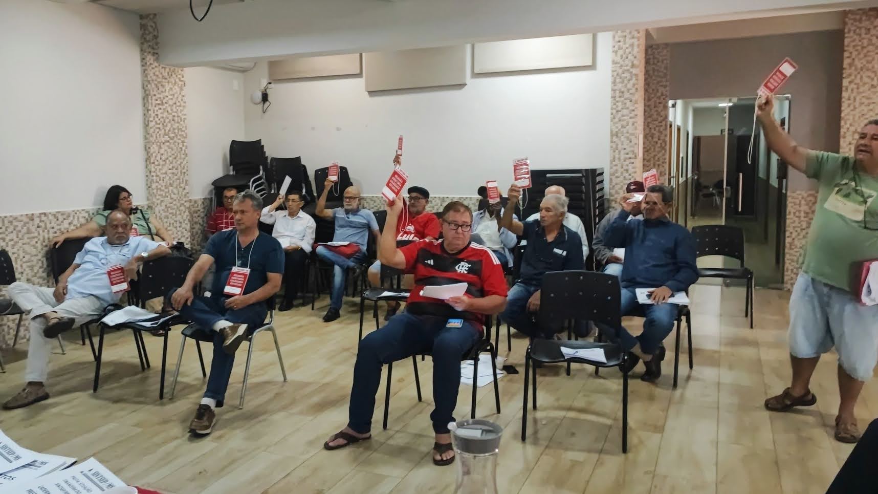 Foto da votação dos Cadernos de Prestação de Contas